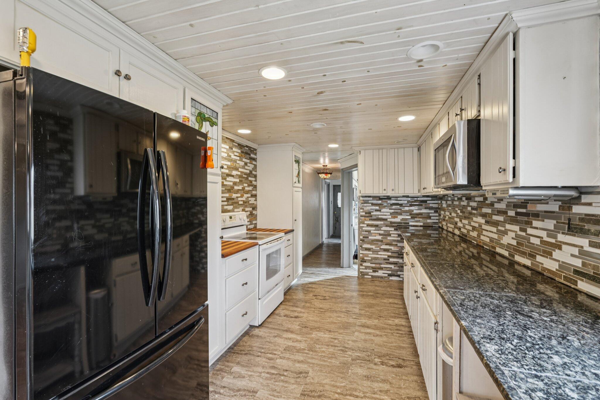 1001 West Bender Road Glendale, WI 53217 - Photo 6 of 29 Kitchen