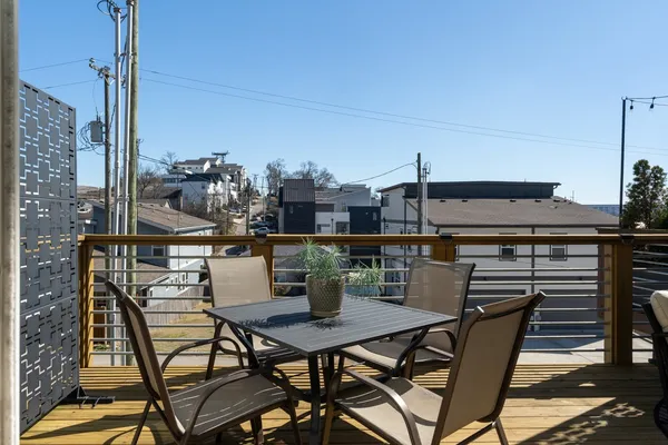 $4,000 | 422 36th Avenue North, Nashville, TN 37209