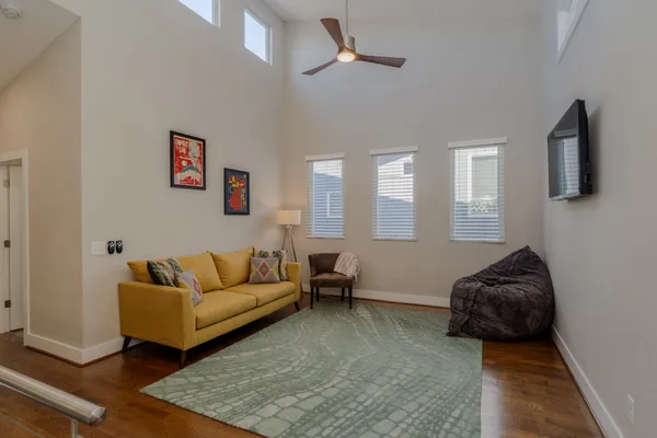 $4,000 | 422 36th Avenue North, Nashville, TN 37209