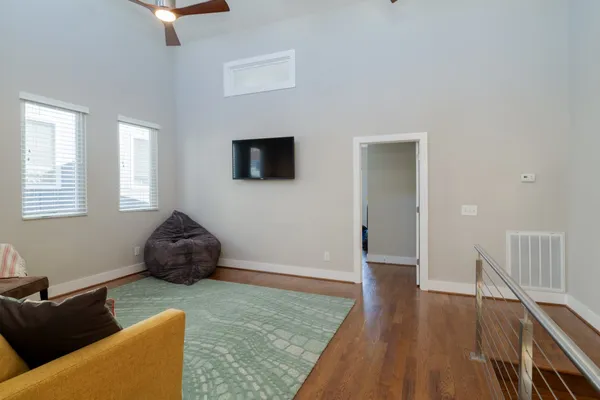 $4,000 | 422 36th Avenue North, Nashville, TN 37209