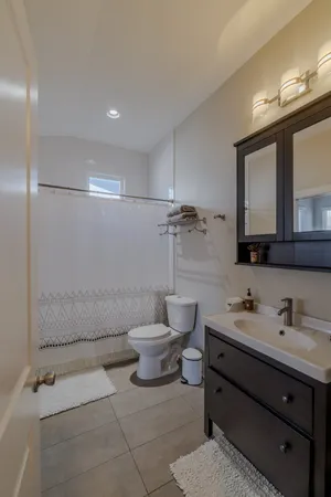 $4,000 | 422 36th Avenue North, Nashville, TN 37209