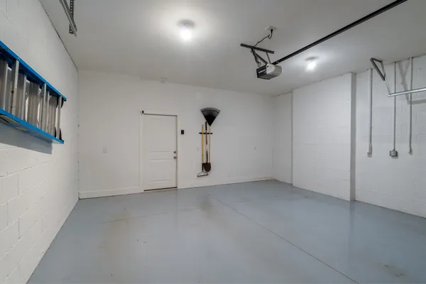 $4,000 | 422 36th Avenue North, Nashville, TN 37209