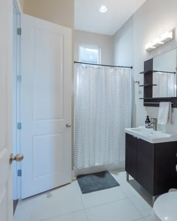 $4,000 | 422 36th Avenue North, Nashville, TN 37209