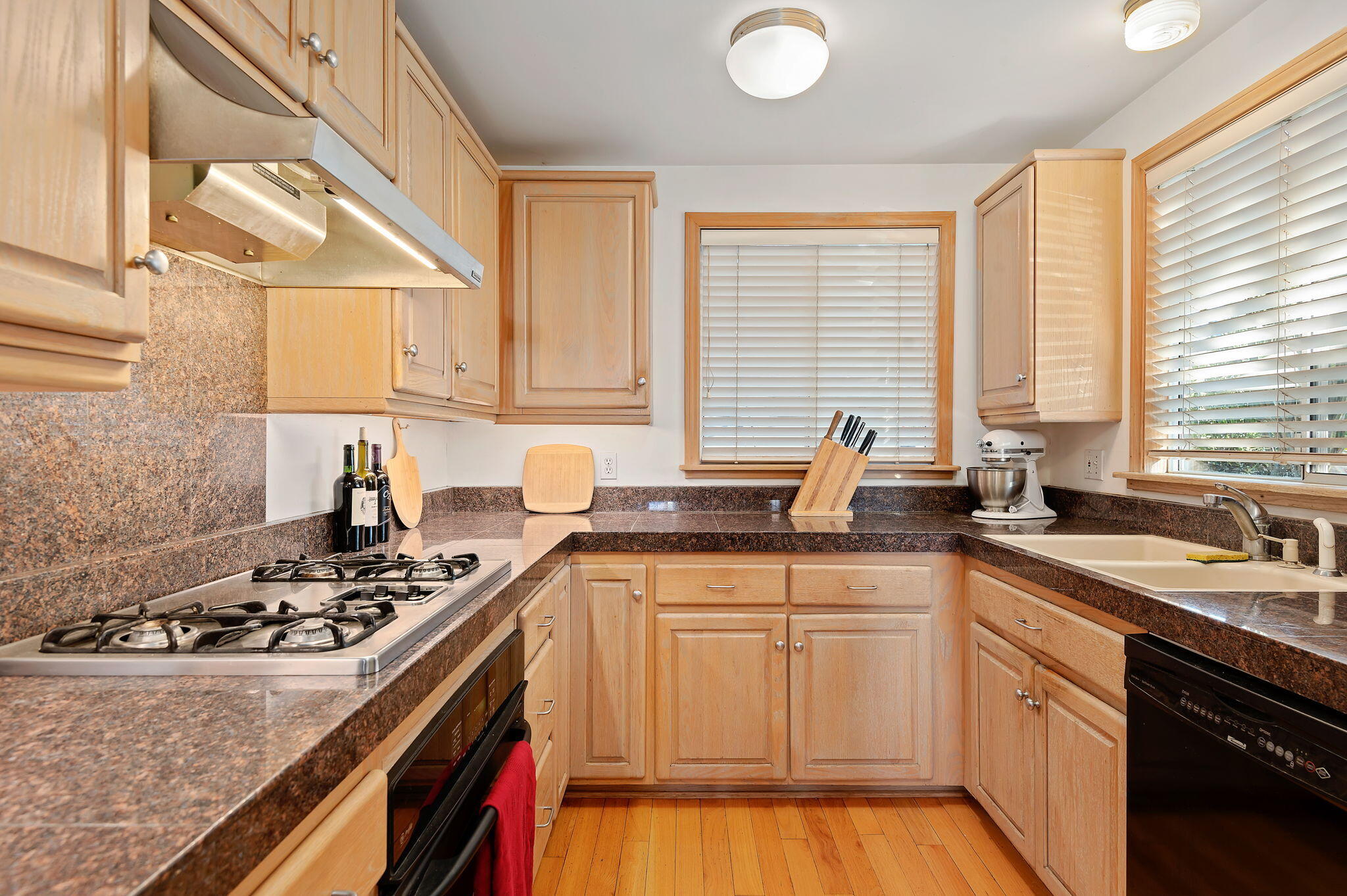 4858 Ogram Road Santa Barbara, CA 93105 - Photo 6 of 24 005-11-web-or-mls-11 - Kitchen