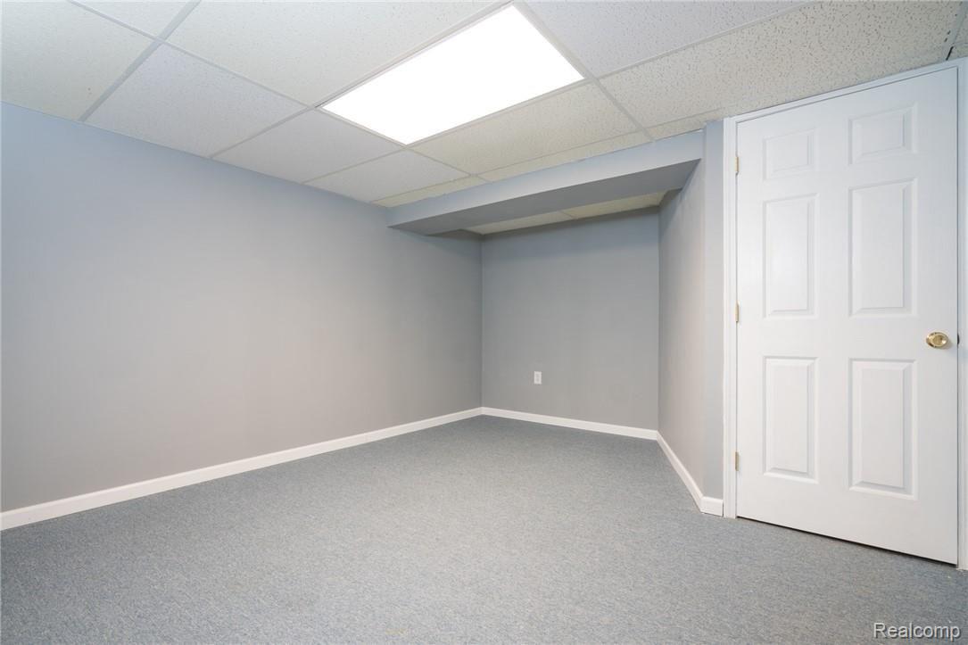 31600 Hoover Road Warren, MI 48093 - Photo 20 of 30 Hoover-20.jpg
