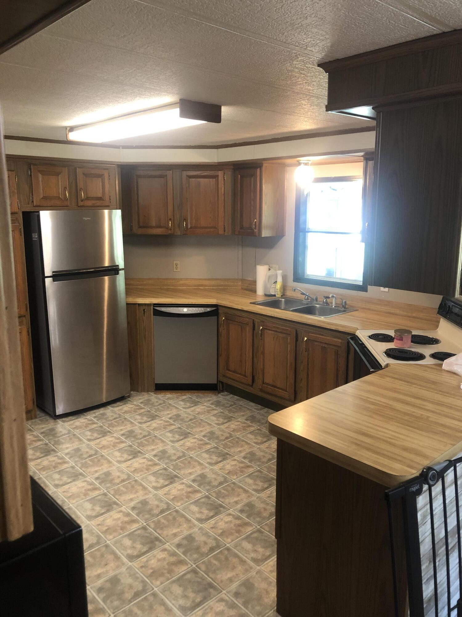 2000 Barney Road Kalamazoo, MI 49004 - Photo 6 of 14 7661D345-1E33-42E6-8C1E-9502BFCB29D2