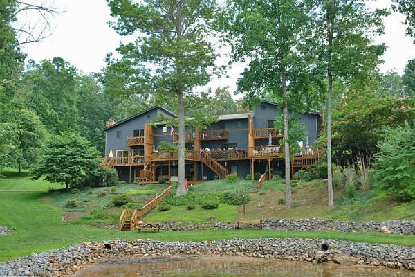 213 Saunders Point Road, Unit 1 Huddleston, VA 24104 - Photo 2 of 14 Lakeside