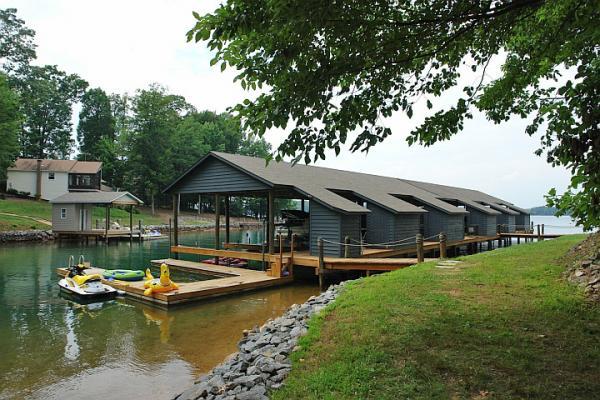 213 Saunders Point Road, Unit 1 Huddleston, VA 24104 - Photo 4 of 14 Boatslips