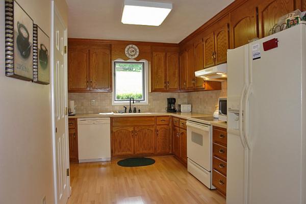213 Saunders Point Road, Unit 1 Huddleston, VA 24104 - Photo 9 of 14 Kitchen
