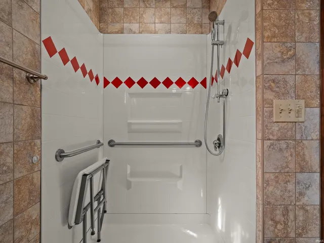 $246,900 | 910 South Ijams Street, Garrett, IN 46738