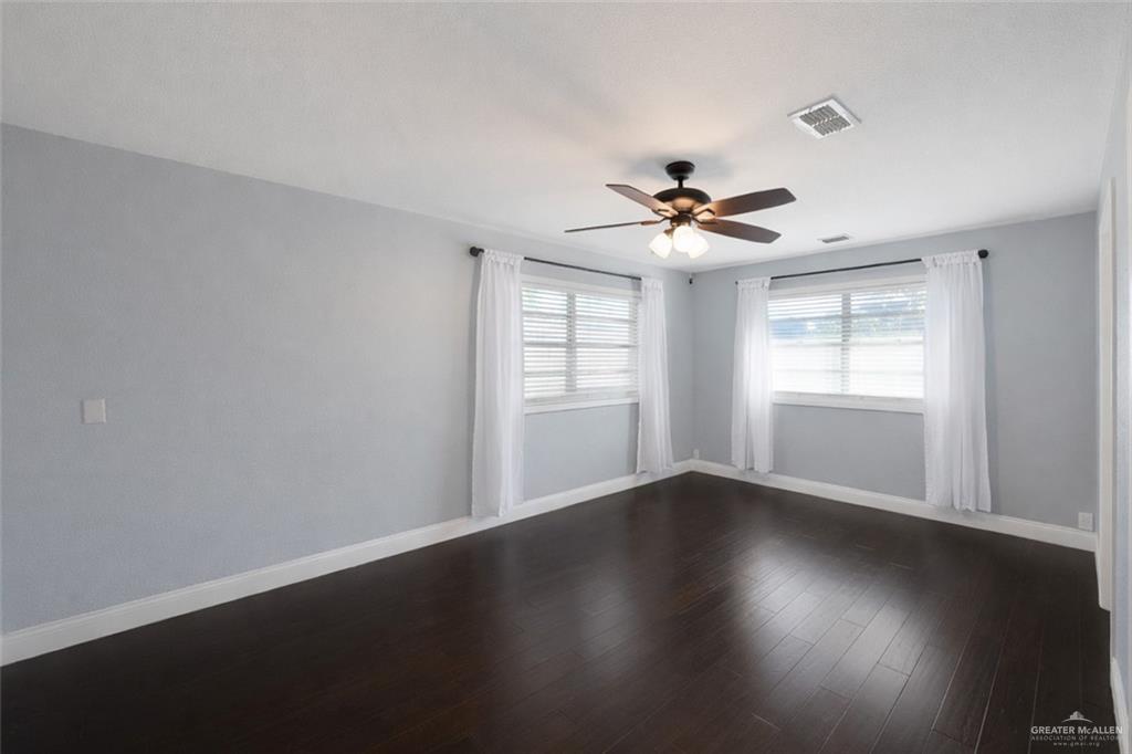 703 South Border Avenue Weslaco, TX 78596 - Photo 16 of 33