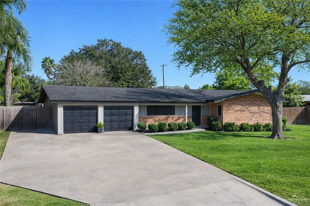 703 South Border Avenue Weslaco, TX 78596 - Photo 3 of 33