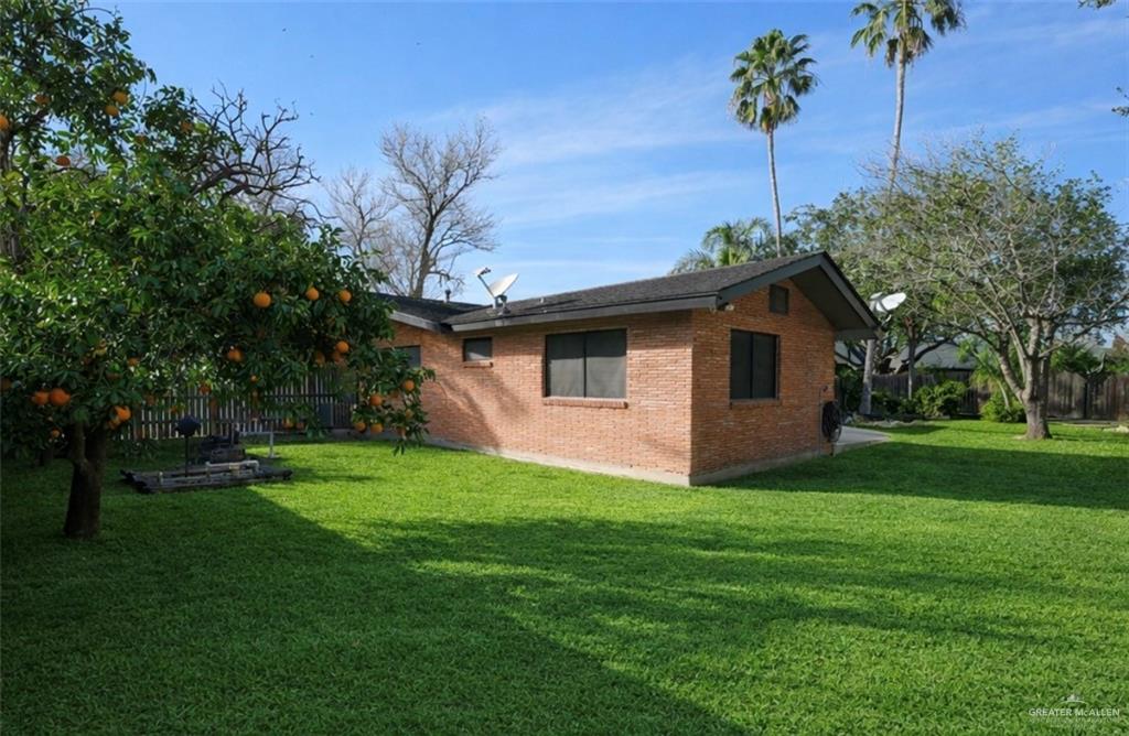 703 South Border Avenue Weslaco, TX 78596 - Photo 6 of 33