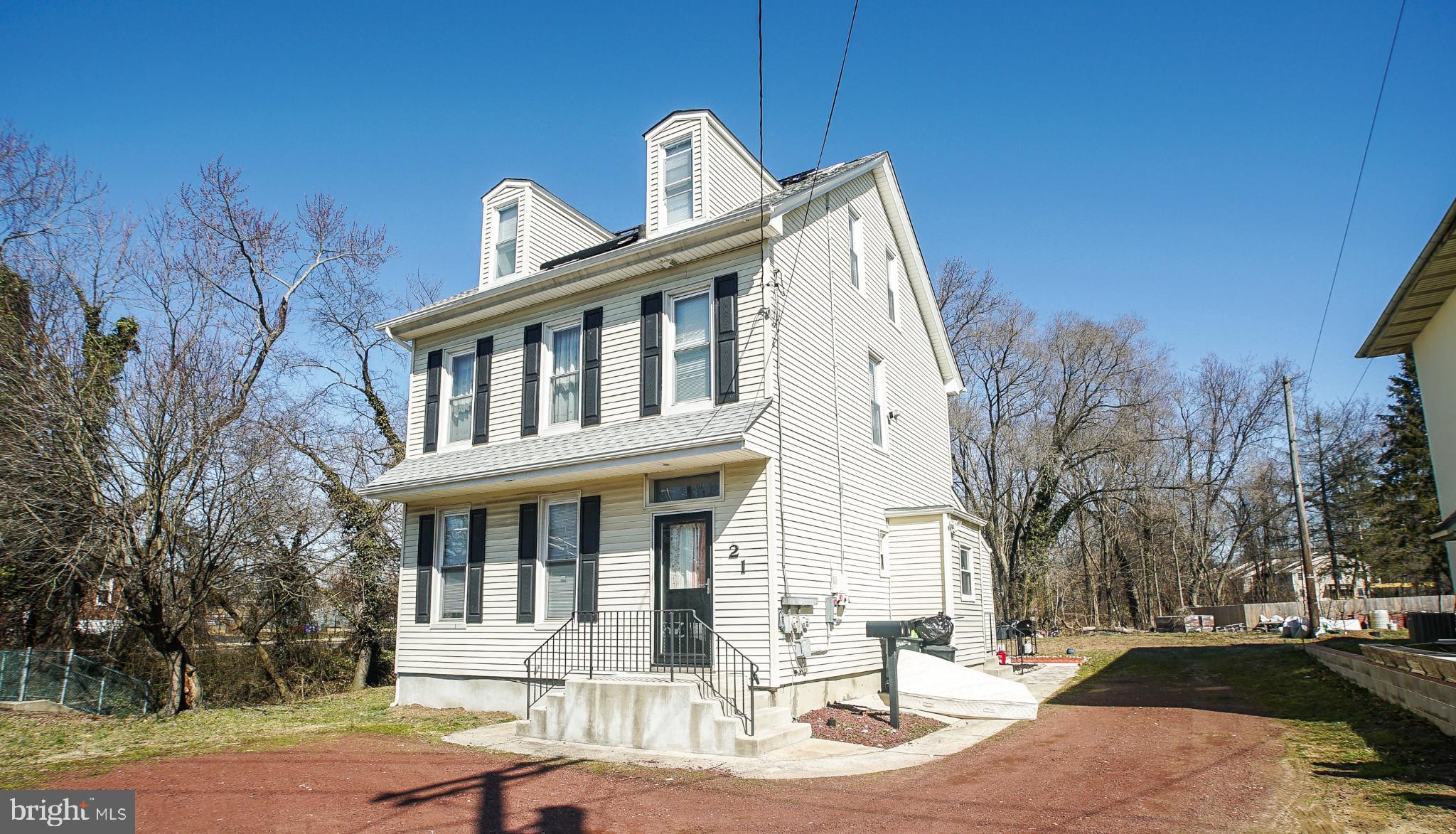 21 North Lenola Road Moorestown, NJ 08057 - Photo 3 of 14 Charming multi-story home with classic appeal.