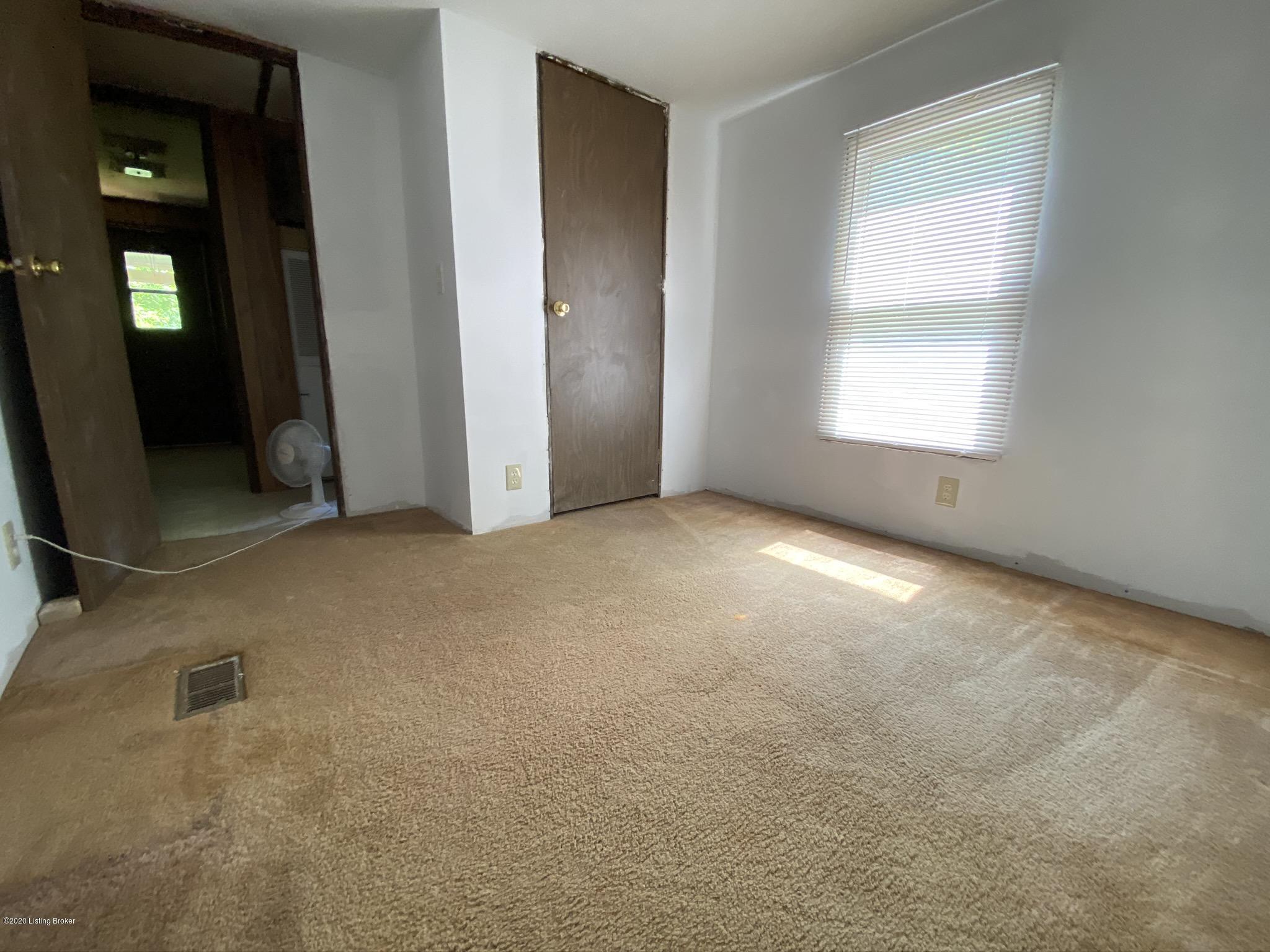 640 Shamrock Road Brandenburg, KY 40108 - Photo 12 of 14 IMG_1577