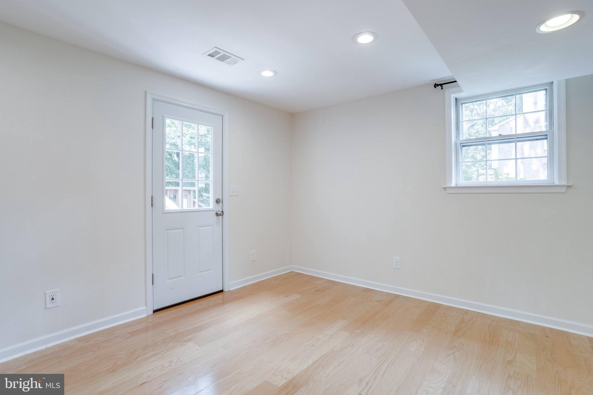 8929 Stark Road Annandale, VA 22003 - Photo 30 of 48 Gallery Image 30