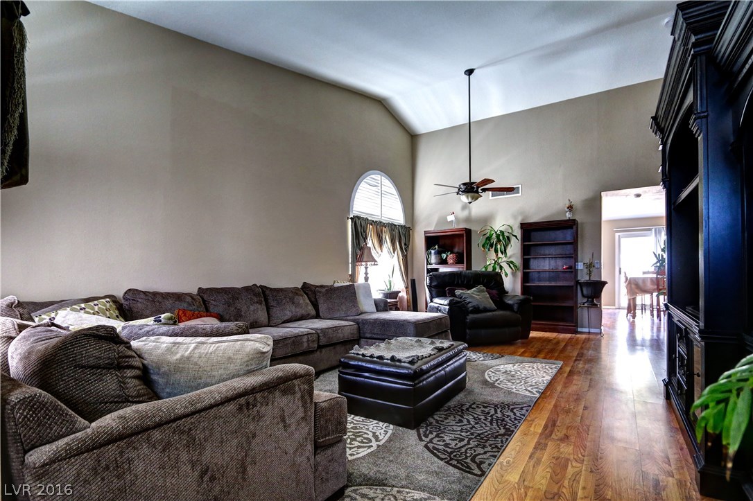 751 Yellowtail Way Henderson, NV 89002 - Photo 3 of 17 Gallery Image 3