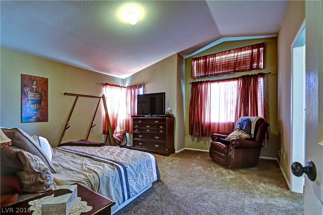 751 Yellowtail Way Henderson, NV 89002 - Photo 8 of 17 Gallery Image 8