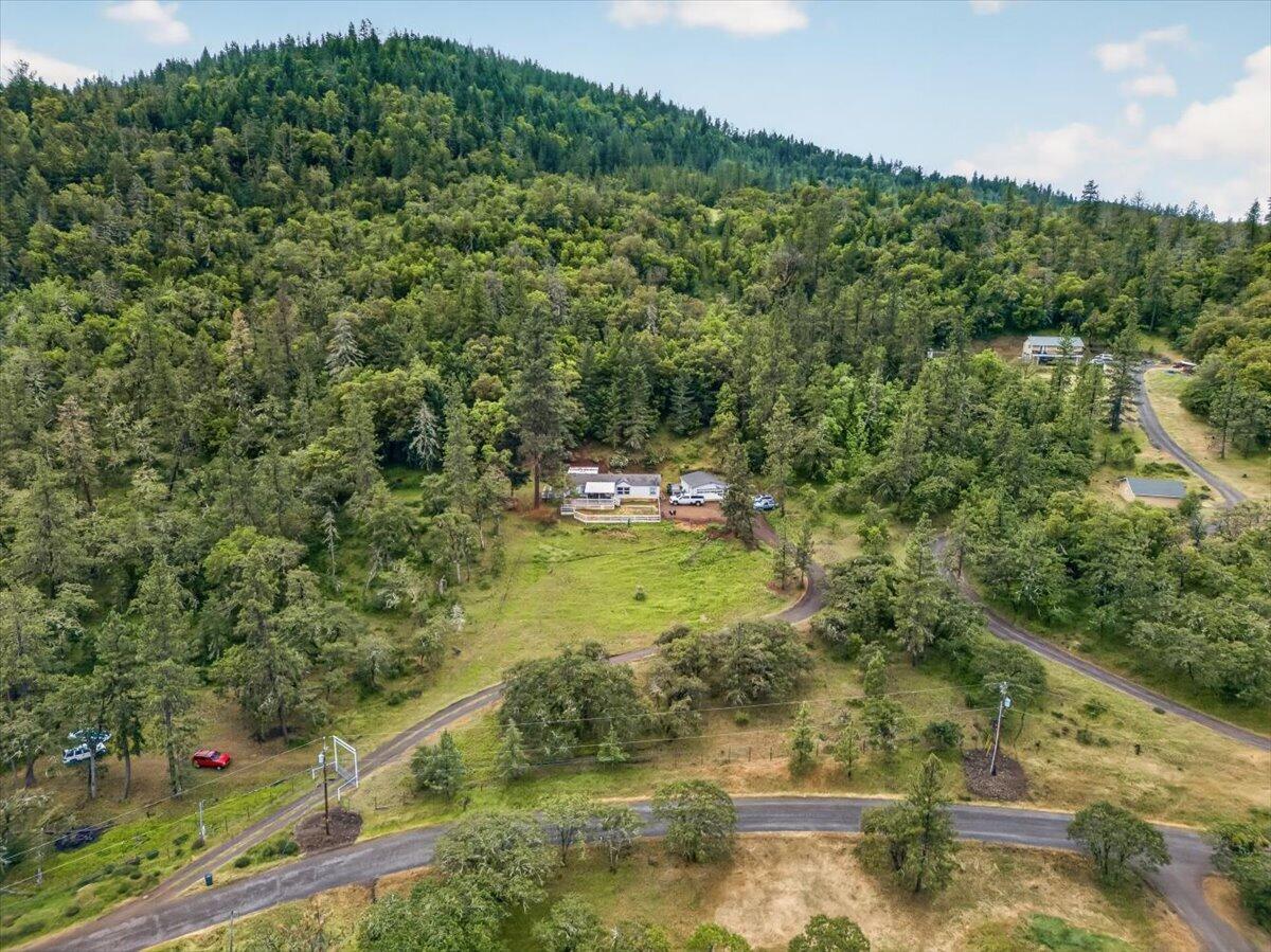 483 Wren Ridge Drive Eagle Point, OR 97524 - Photo 25 of 34 28-28