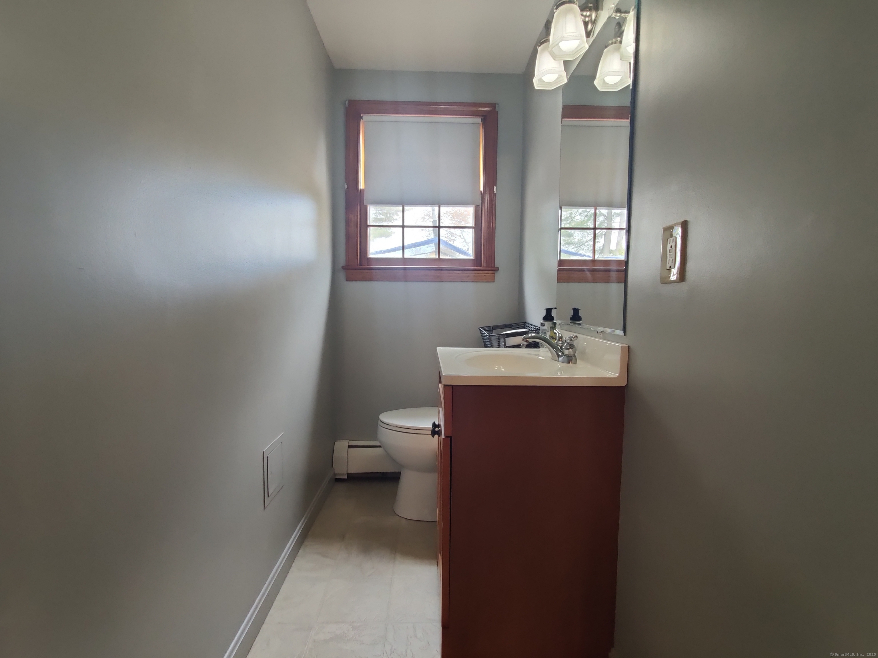 41 Field Road Enfield, CT 06082 - Photo 16 of 28 1st floor 1/2 bathroom