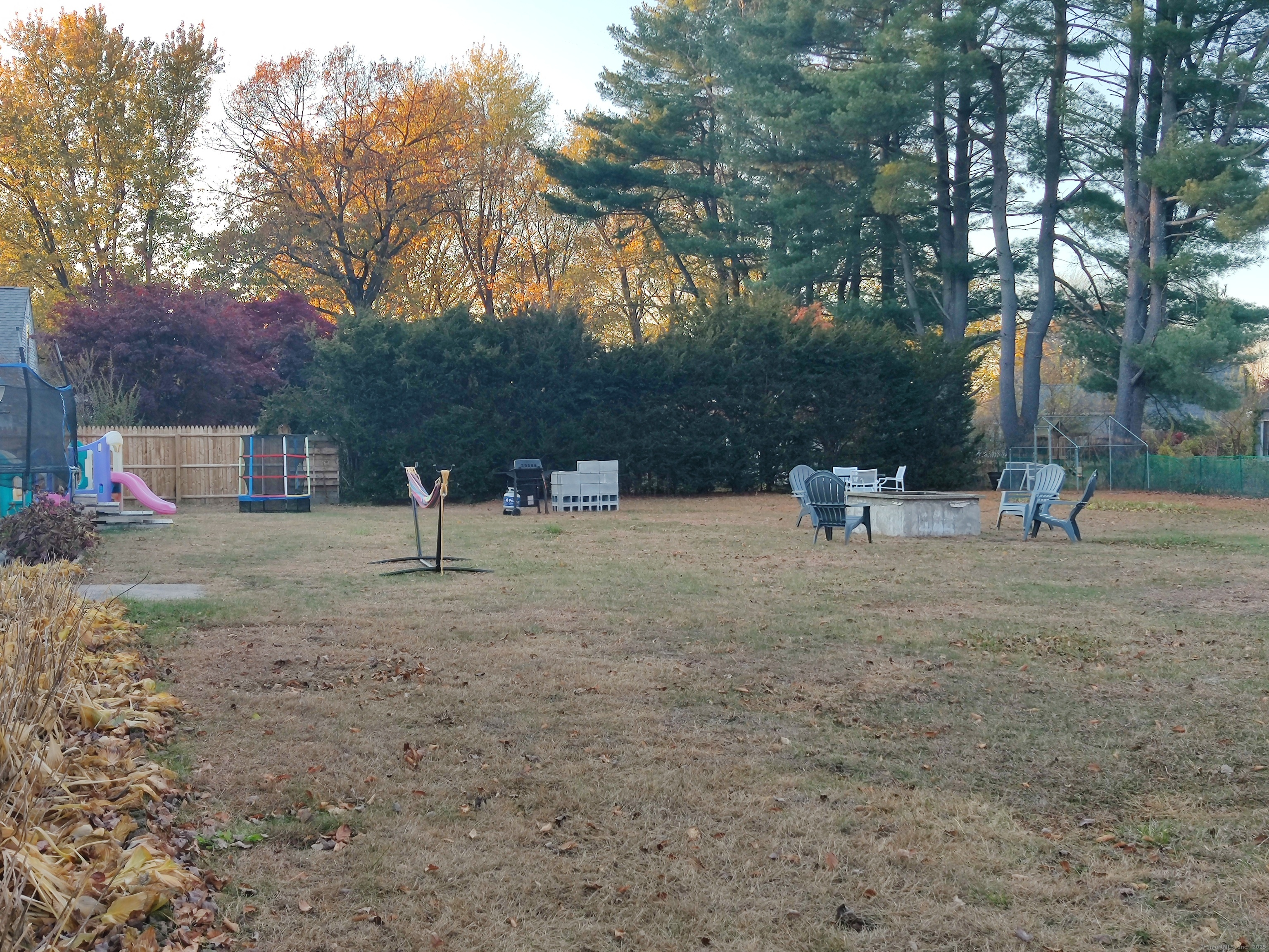 41 Field Road Enfield, CT 06082 - Photo 4 of 28