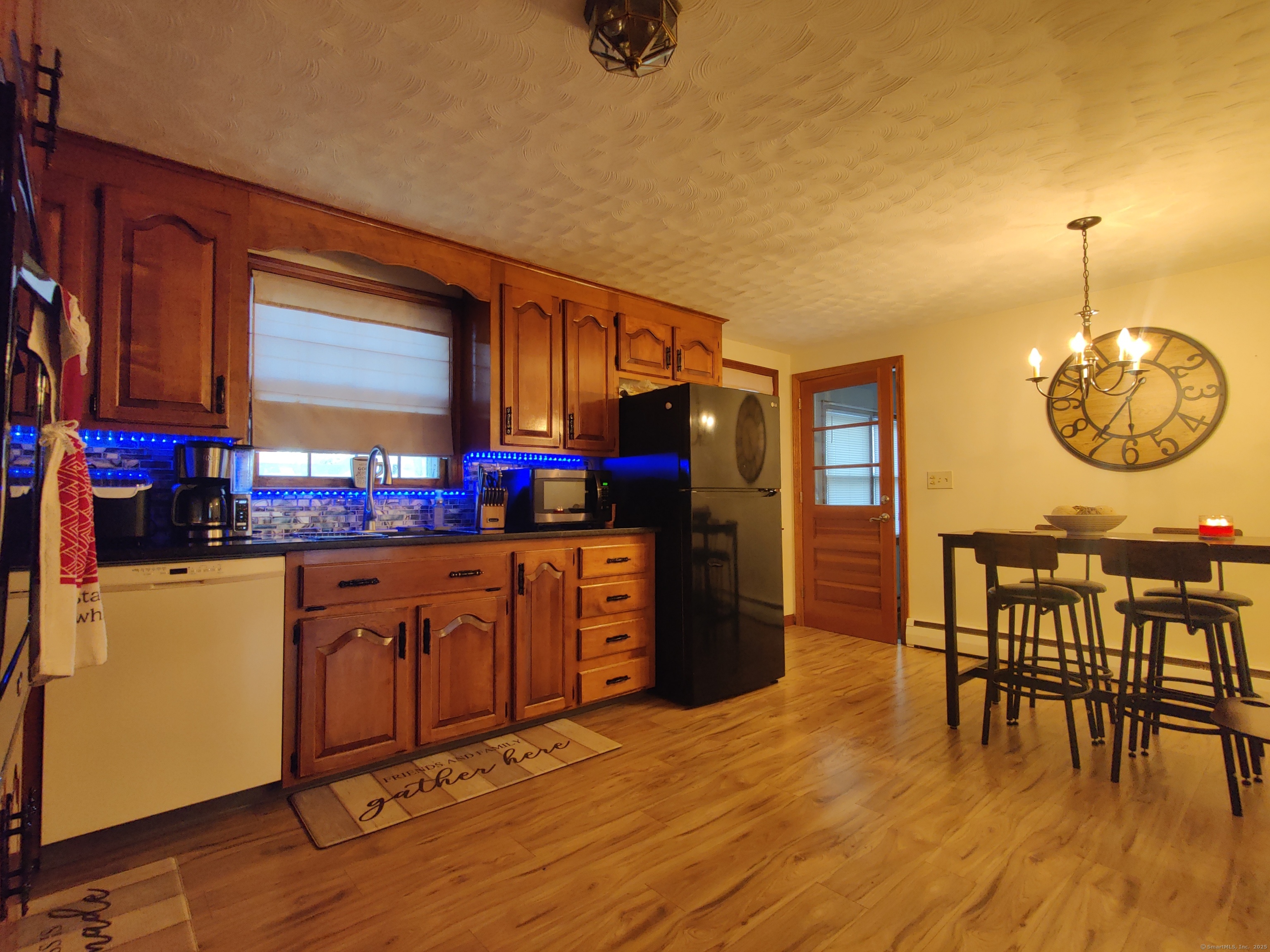 41 Field Road Enfield, CT 06082 - Photo 8 of 28