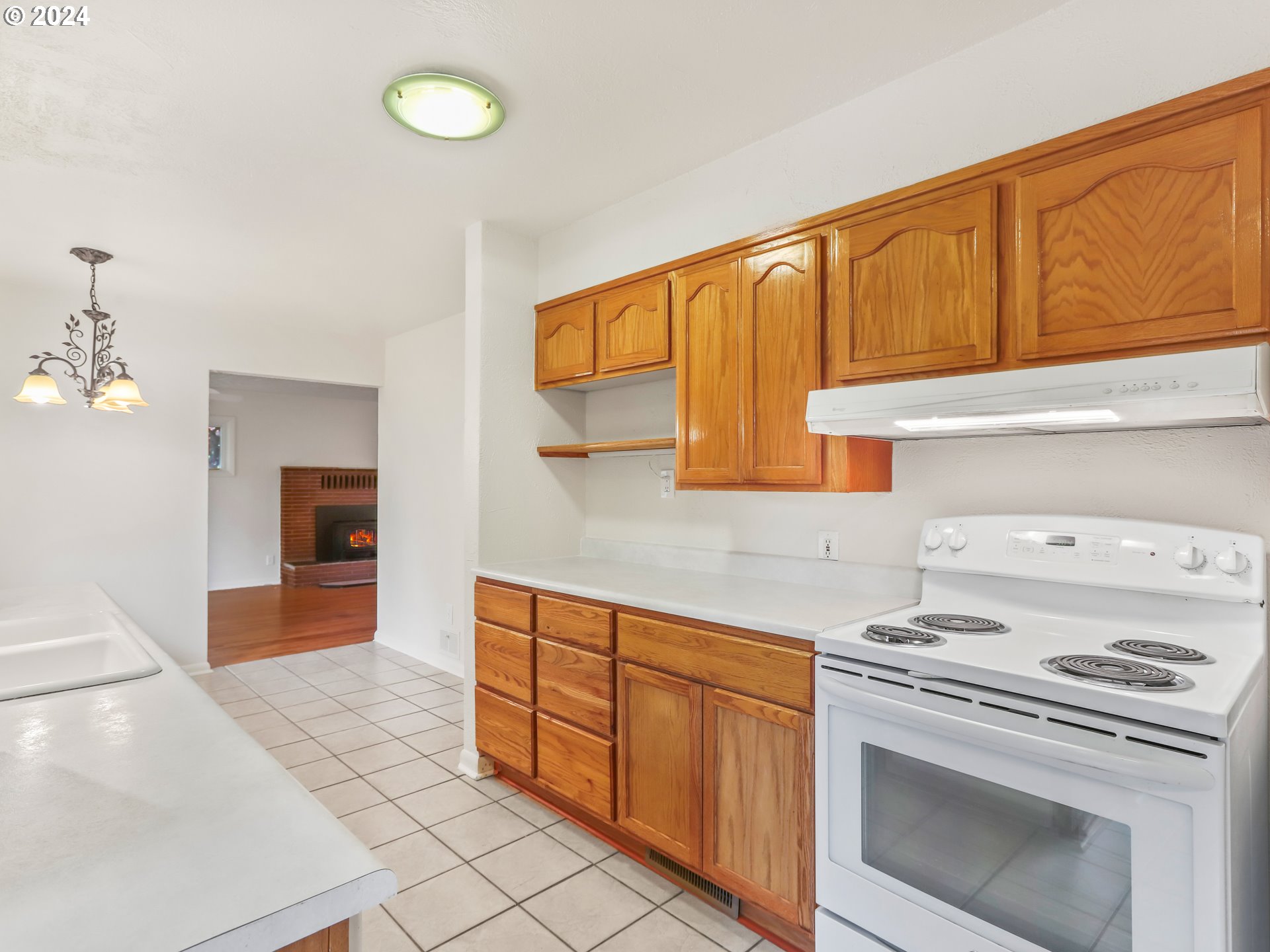 14191 South Livesay Road Oregon City, OR 97045 - Photo 14 of 41 Kitchen