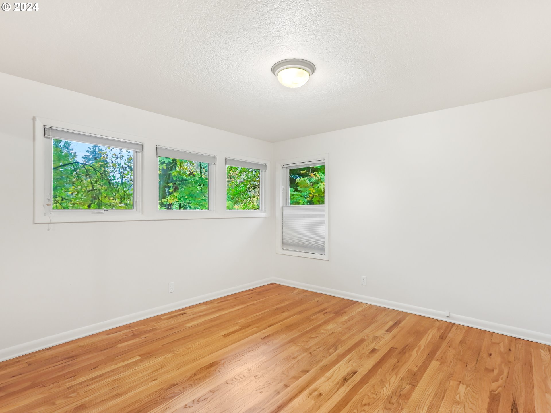 14191 South Livesay Road Oregon City, OR 97045 - Photo 15 of 41 Bedroom