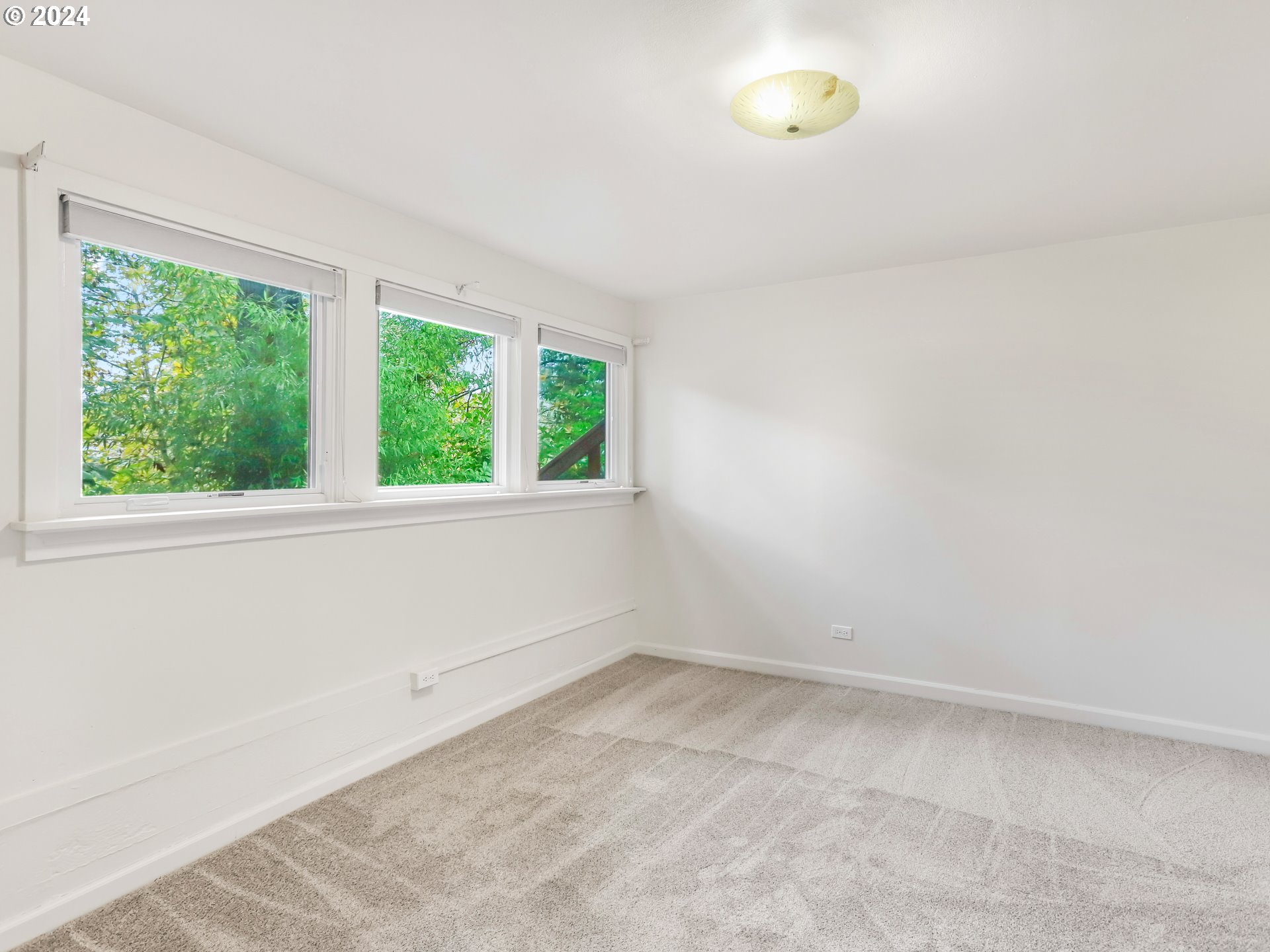14191 South Livesay Road Oregon City, OR 97045 - Photo 21 of 41 Bedroom