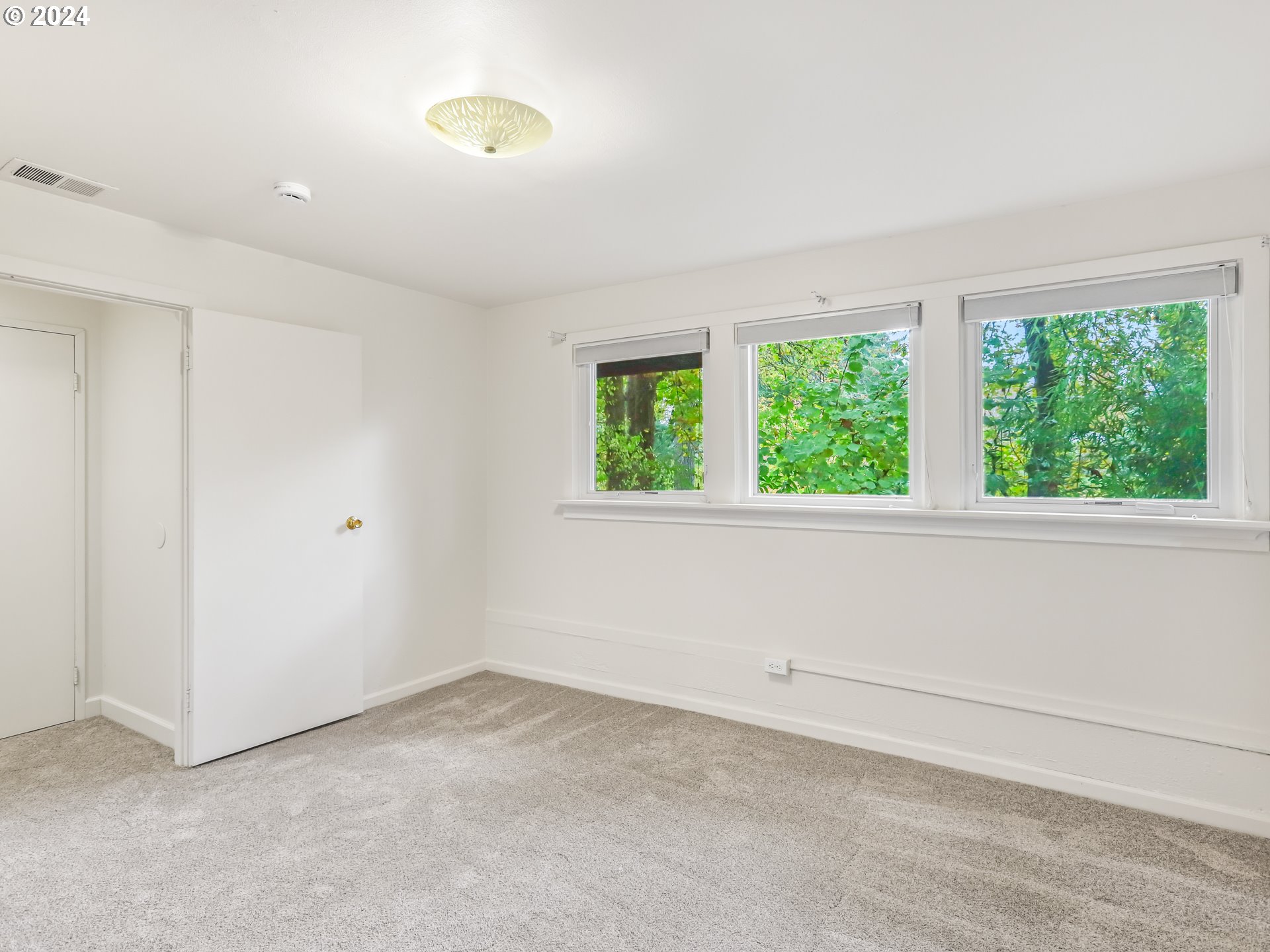 14191 South Livesay Road Oregon City, OR 97045 - Photo 23 of 41 Bedroom