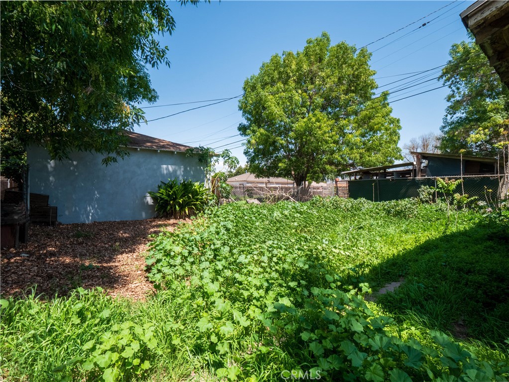 220 South Harris Avenue Compton, CA 90221 - Photo 11 of 18 a garden view