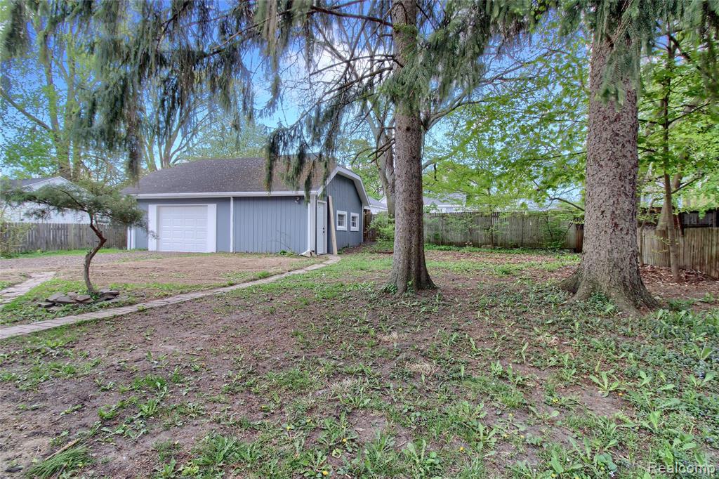 127 Bates Street Jackson, MI 49202 - Photo 27 of 33