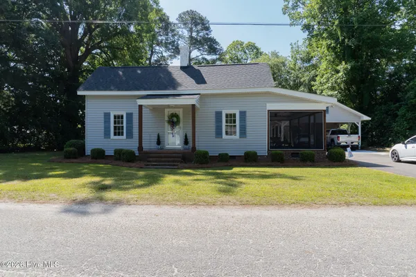 $249,900 | 512 South Ash Street, Bladenboro, NC 28320