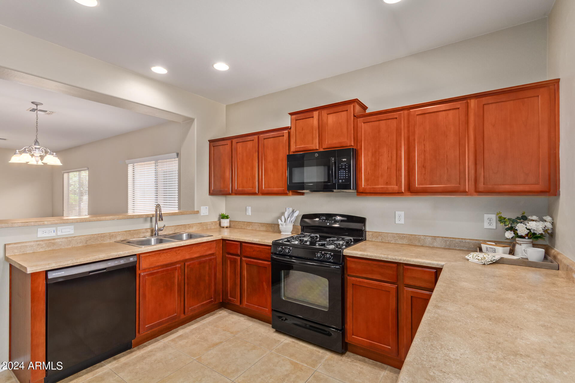 7717 West Springfield Way Florence, AZ 85132 - Photo 6 of 59 15 - Springfield