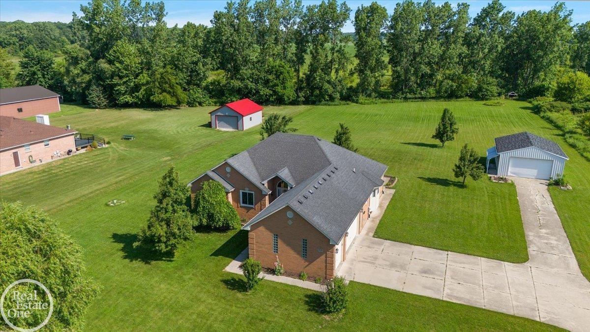 21579 34 Mile Road Armada, MI 48005 - Photo 5 of 46 50180566-f53fe71c-0aad-455a-a843-a00ea0bba47f.JPG