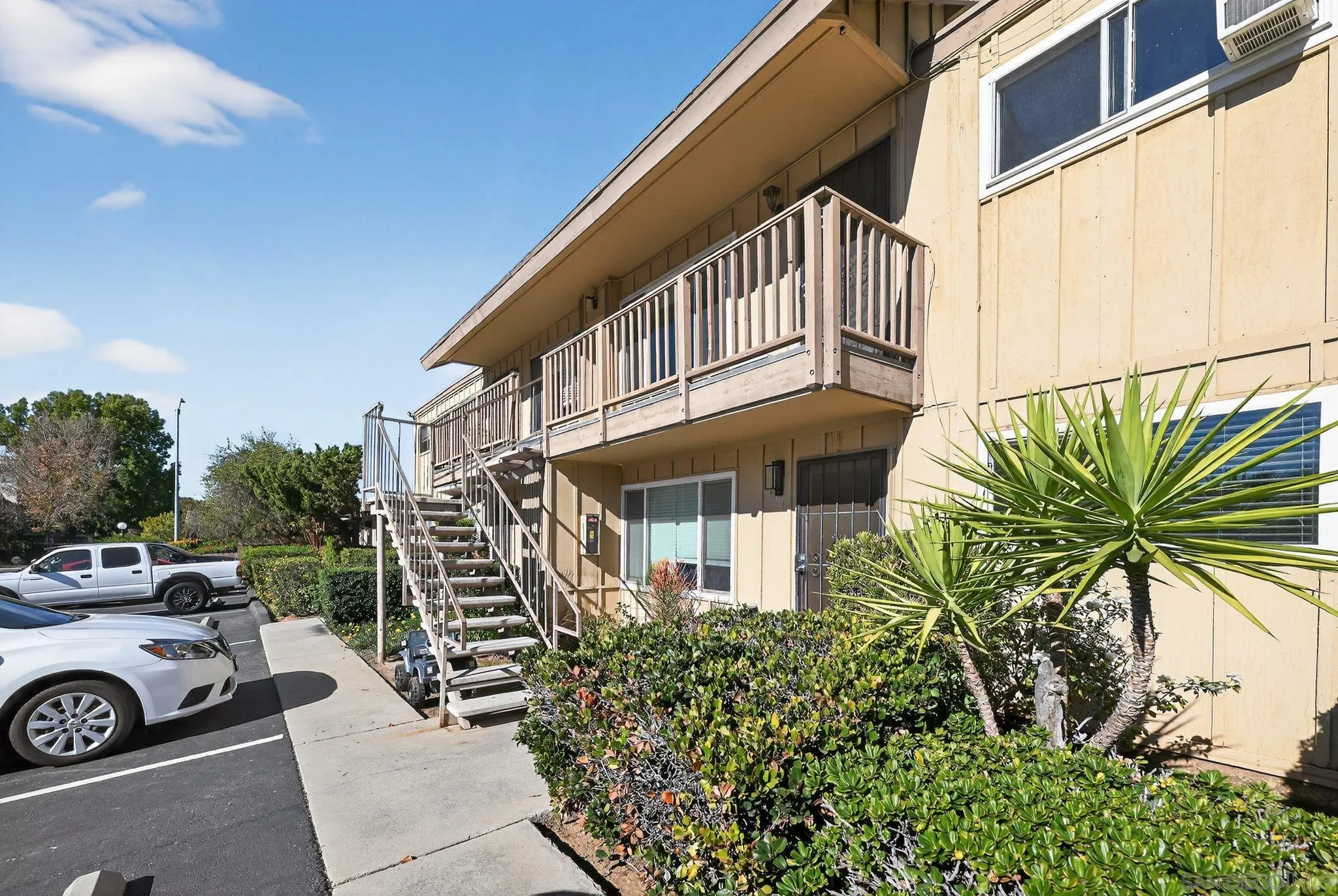879 Jamacha Road El Cajon, CA 92019 - Photo 3 of 32 a front view of a house with garden