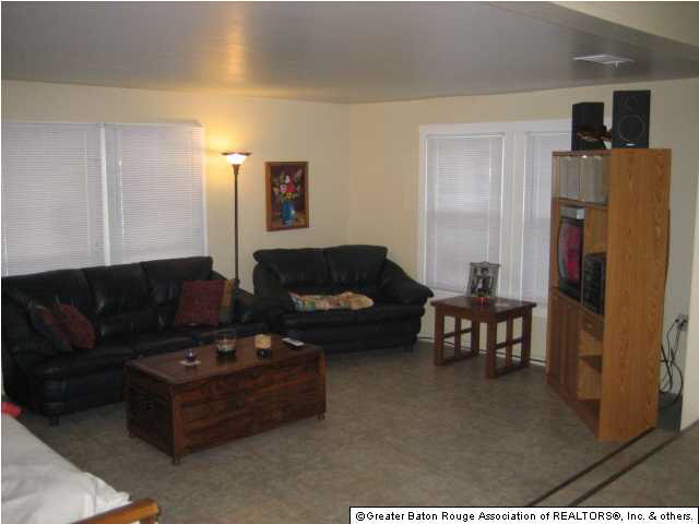 6139 Kleinpeter Road Baton Rouge, LA 70811 - Photo 6 of 10 Gallery Image 6