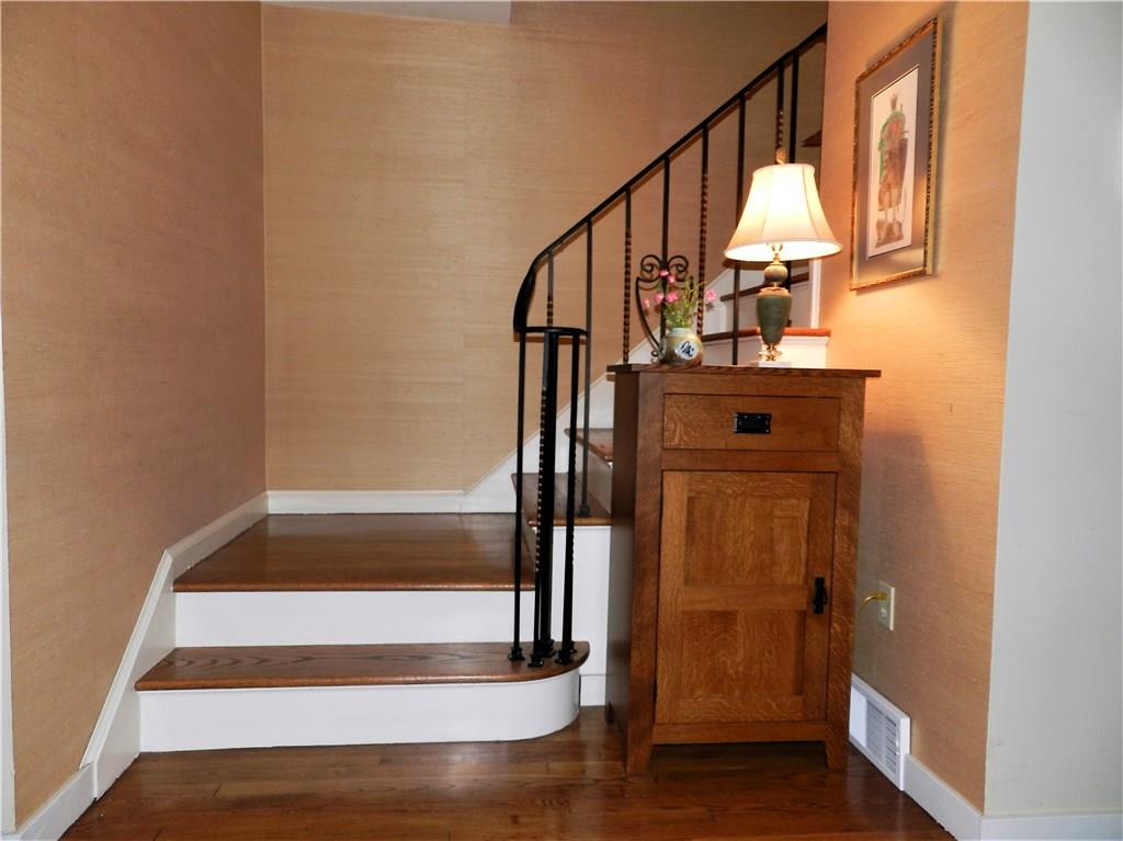 5078 Hardt Road Gibsonia, PA 15044 - Photo 4 of 18 Gallery Image 4