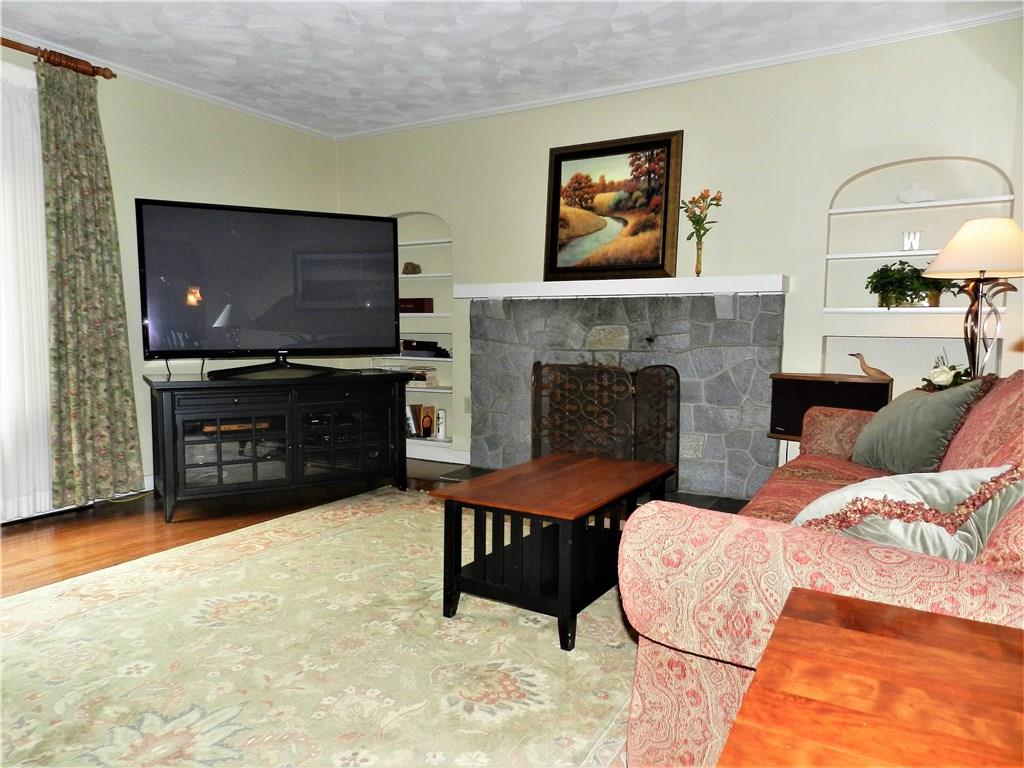 5078 Hardt Road Gibsonia, PA 15044 - Photo 5 of 18 Gallery Image 5