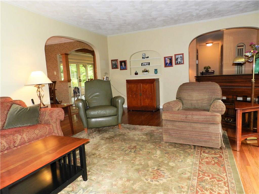 5078 Hardt Road Gibsonia, PA 15044 - Photo 6 of 18 Gallery Image 6