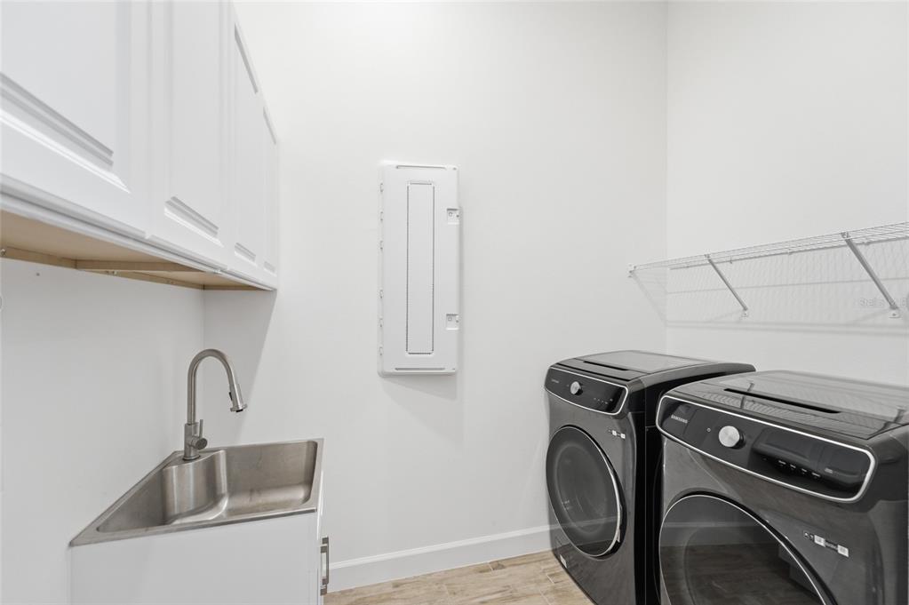 16071 Barkly Rdg Court Winter Garden, FL 34787 - Photo 24 of 31 a utility room with dryer and washer