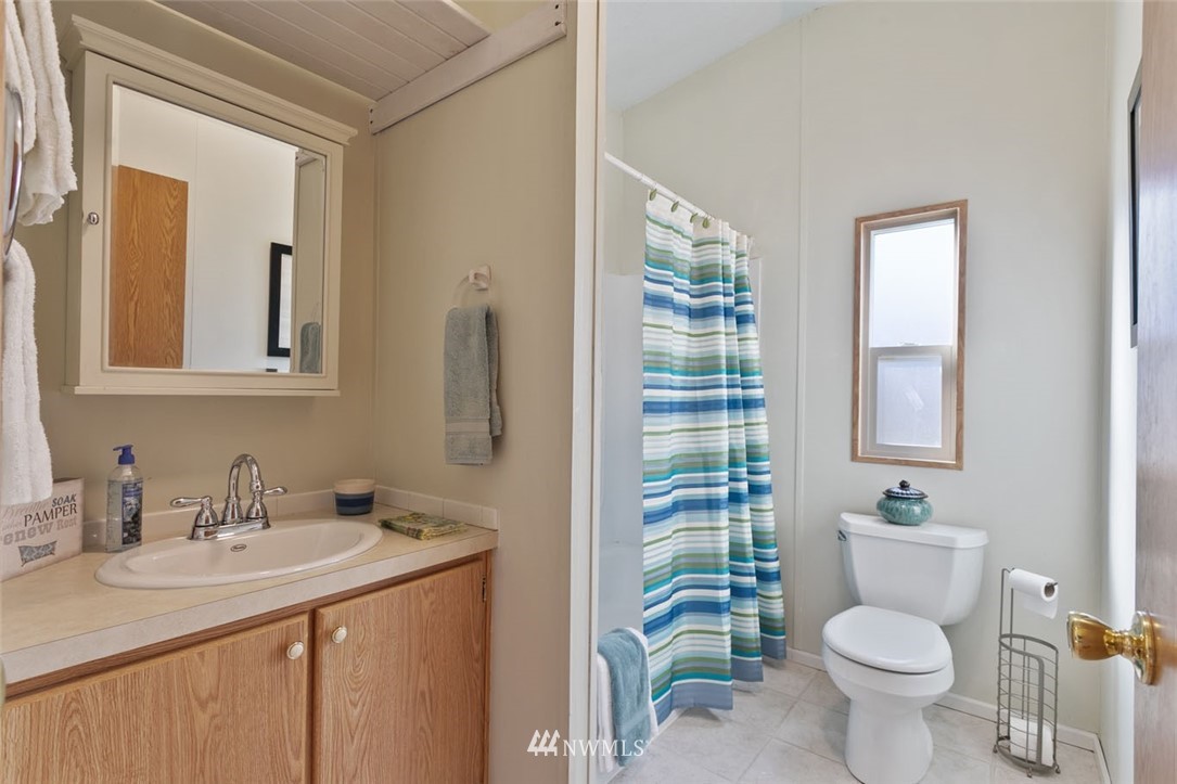 12930 184th Avenue Southeast Renton, WA 98059 - Photo 14 of 19