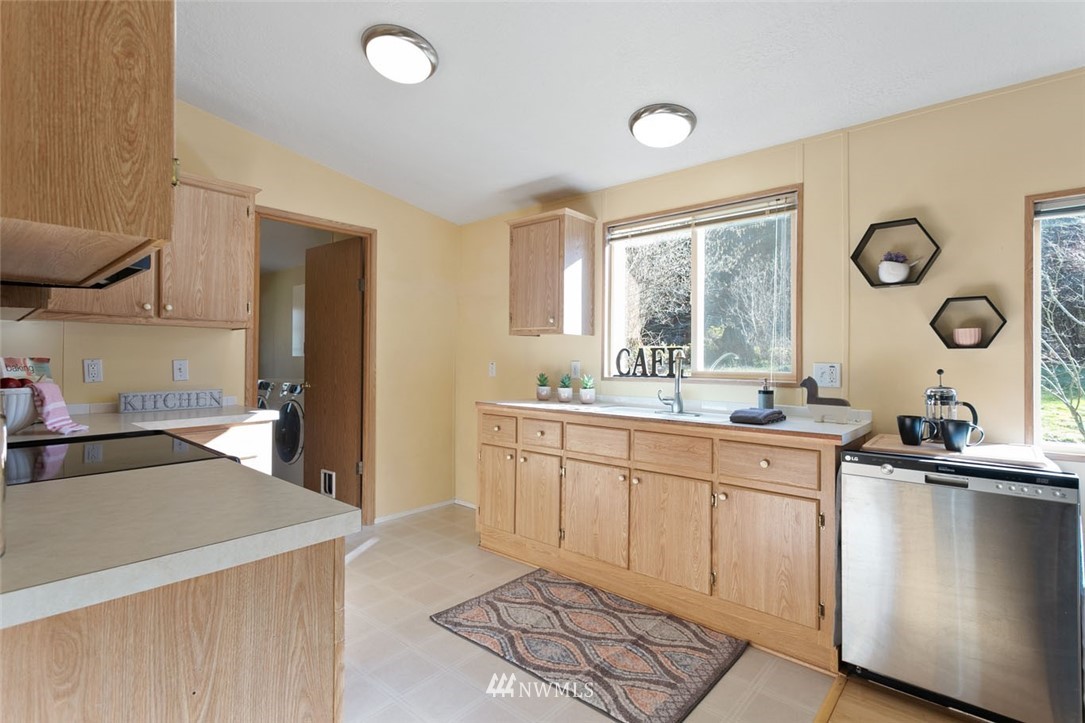 12930 184th Avenue Southeast Renton, WA 98059 - Photo 8 of 19