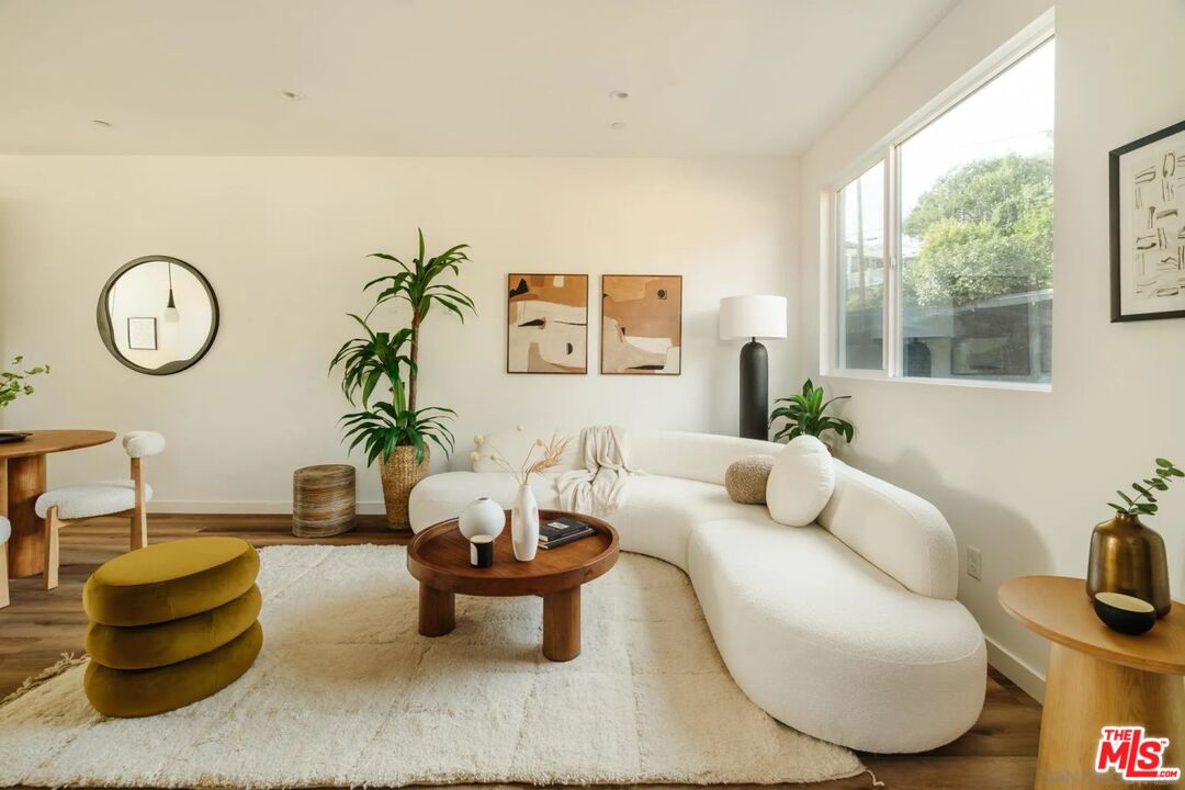 3863 North Riley Lane Los Angeles, CA 90065 - Photo 1 of 17