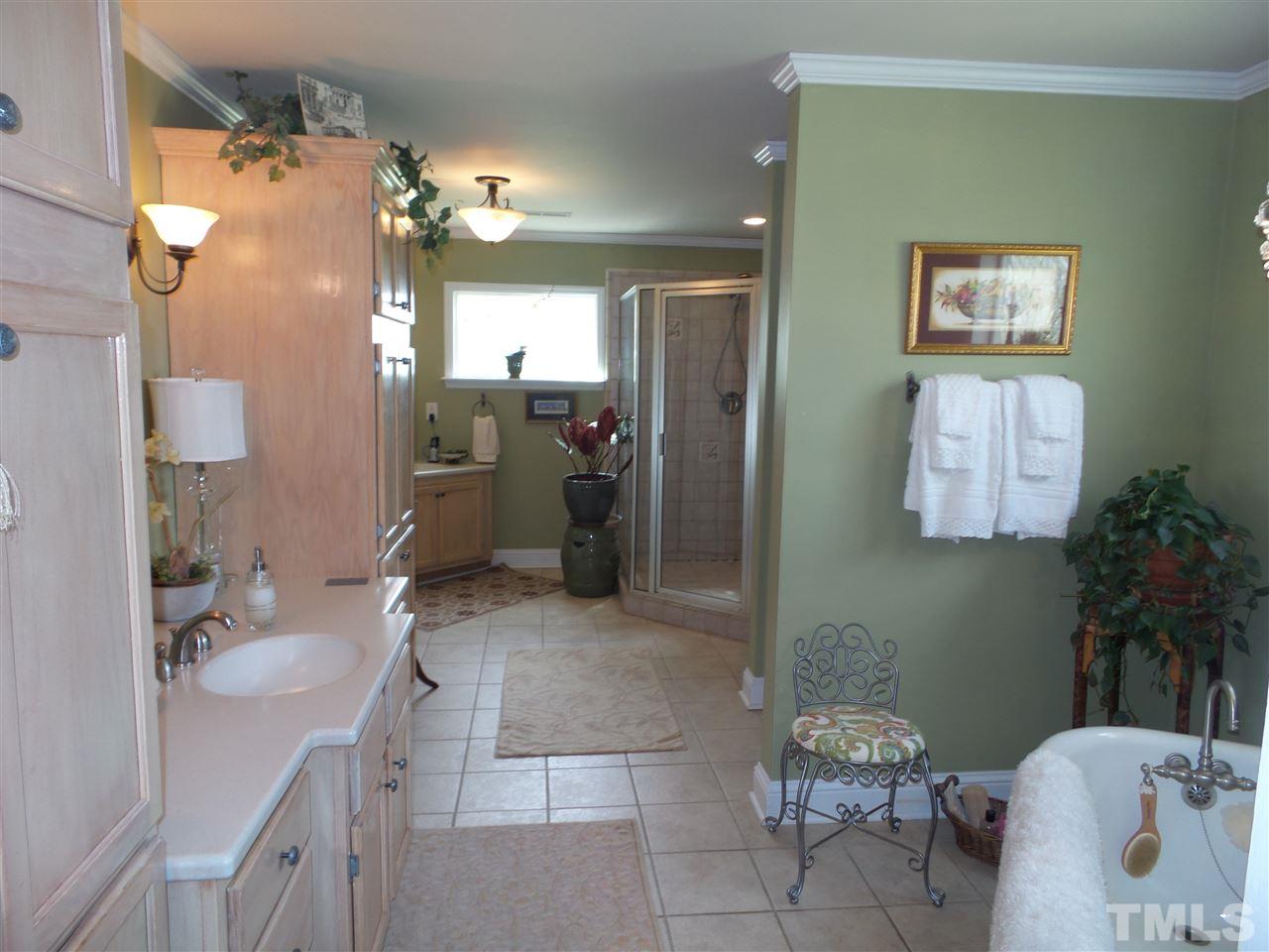 1363 Hinson Road Dunn, NC 28334 - Photo 12 of 25 Gallery Image 12