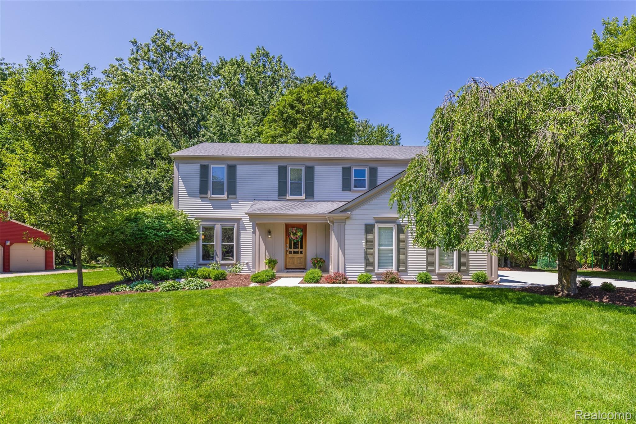 1295 Barneswood Lane Rochester, MI 48306 - Photo 1 of 31 01-Charming curb appeal.jpg