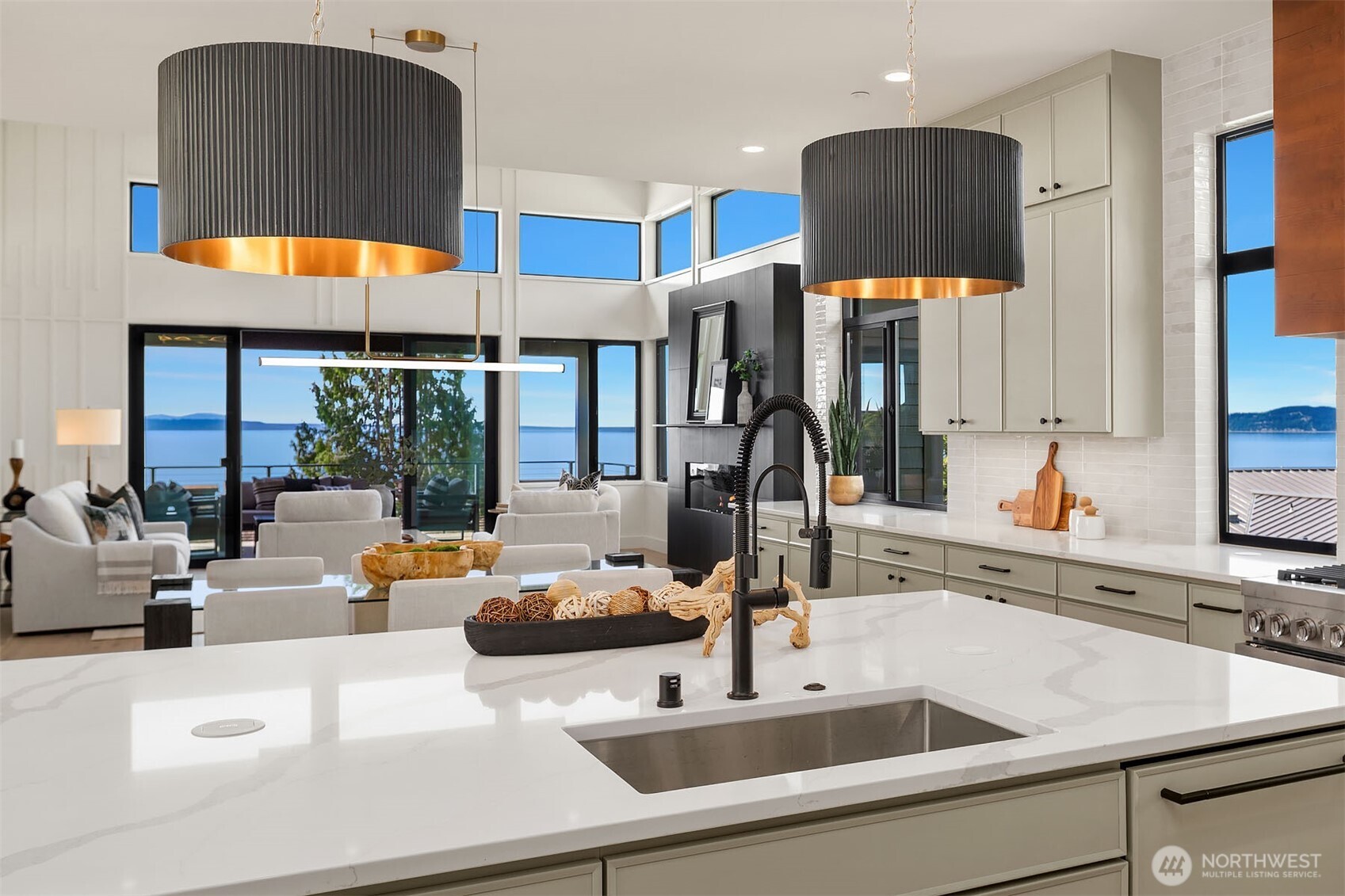 17626 Talbot Road Edmonds, WA 98026 - Photo 9 of 40