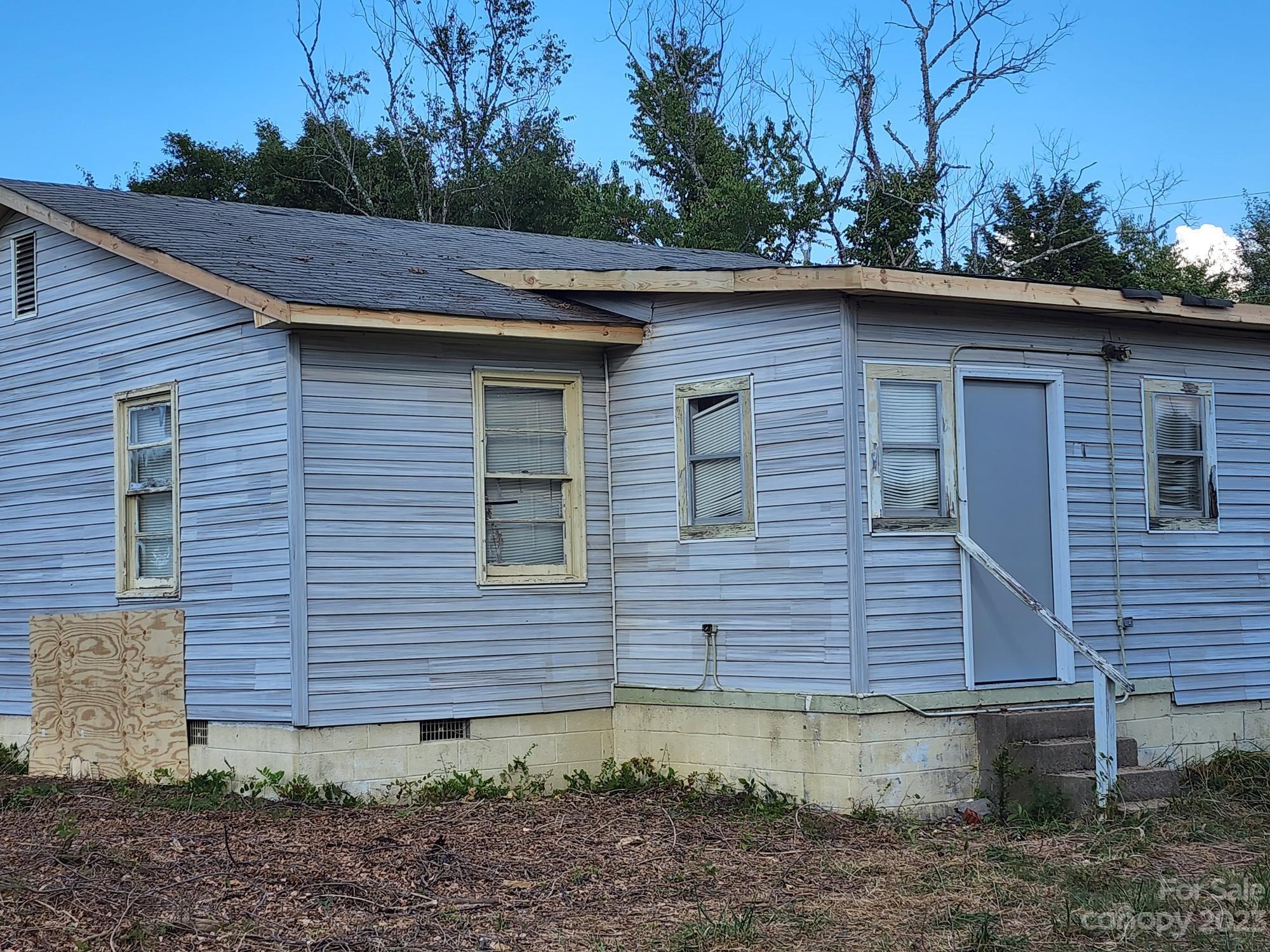 1511 Long Branch Road Grover, NC 28073 - Photo 4 of 5 a view of a backyard of the house