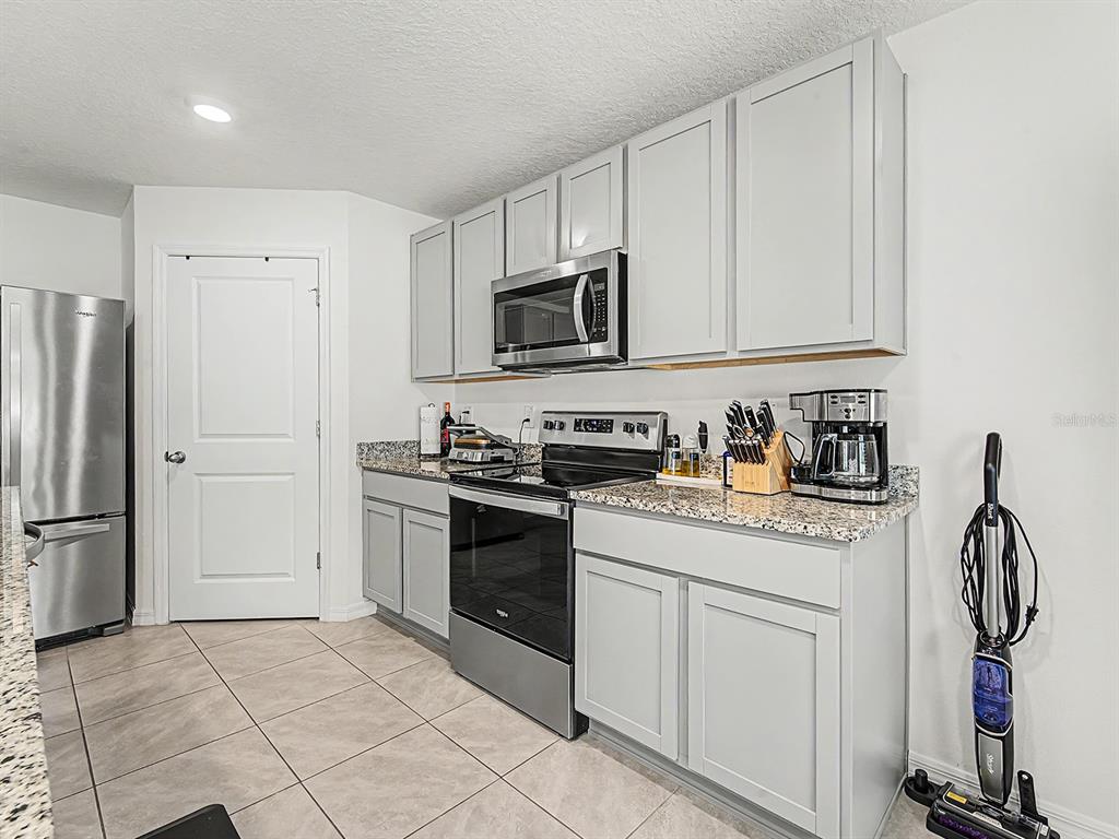 13484 Mylion Way Spring Hill, FL 34610 - Photo 5 of 53