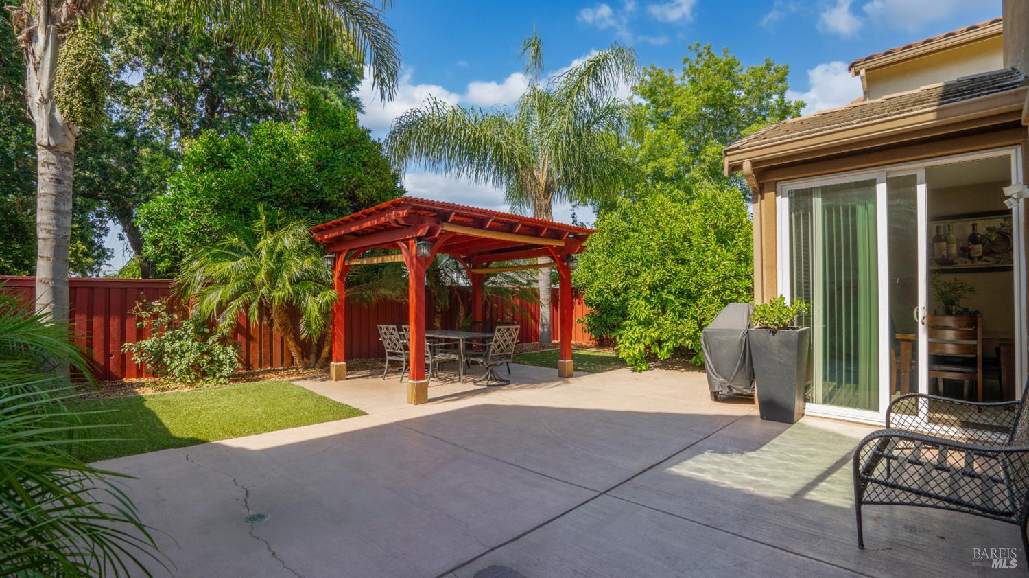 524 Chaparral Loop Vacaville, CA 95688 - Photo 27 of 43 a view of a cafe with a patio